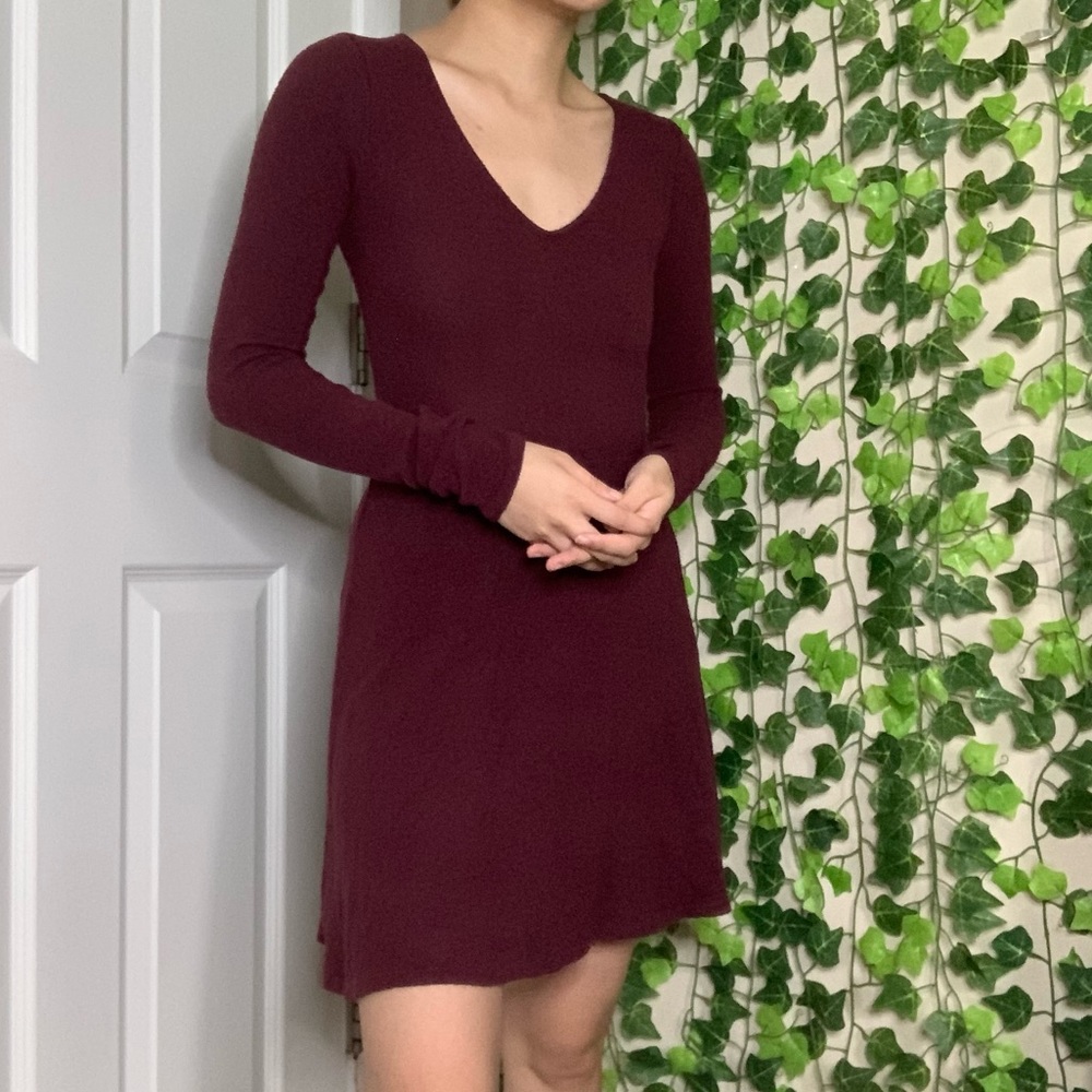 hollister maroon long sleeve knit dress